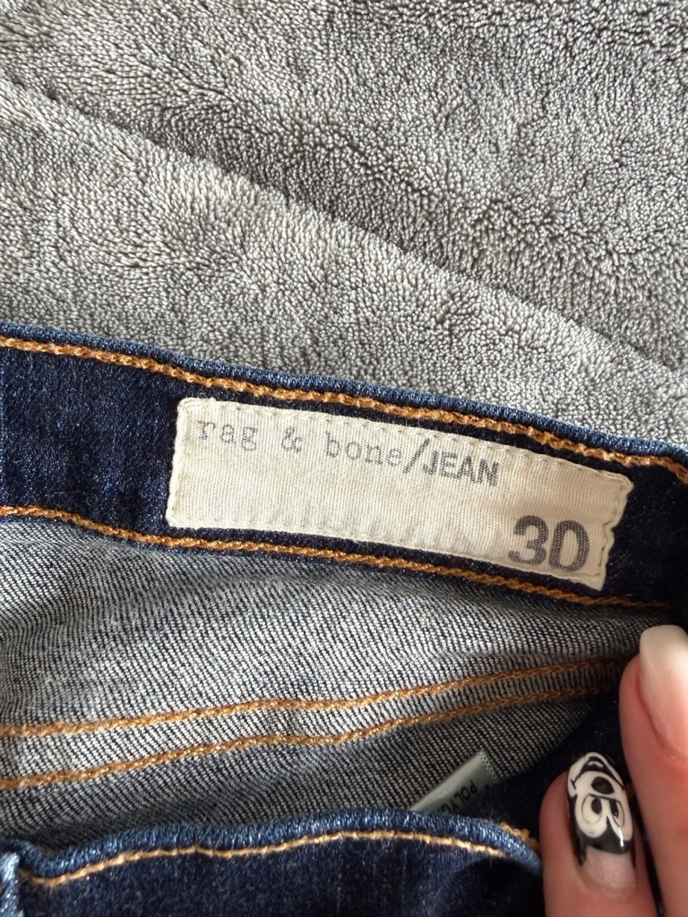89. | rag & bone | Dark Blue Skinny Jeans with Back Pocket Logo - Picture 6 of 8
